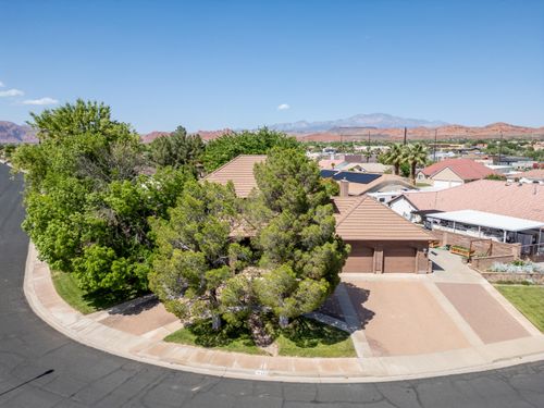 592 N Dusk Dr, St George, UT, 84770-5140 | Card Image