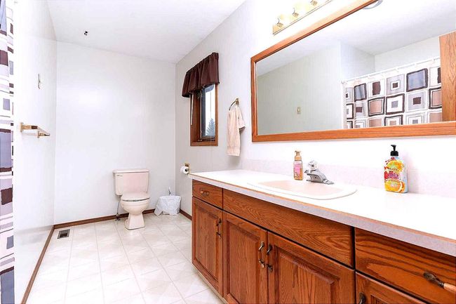 33 Mackenzie Dr, House other with 3 bedrooms, 3 bathrooms and 4 parking in Sedgewick AB | Image 16