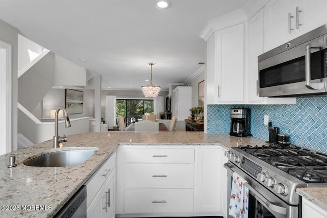 7 Navesink Ct, Condo with 3 bedrooms, 4 bathrooms and 2 parking in Long Branch NJ | Image 17