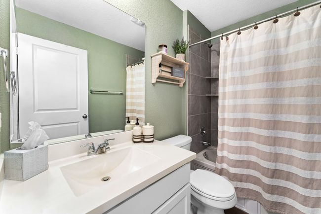 Secondary full bath | Image 11