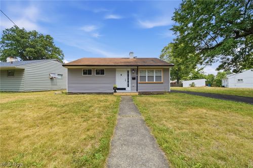 1975 Rookwood Rd, Cleveland, OH, 44112-1320 | Card Image