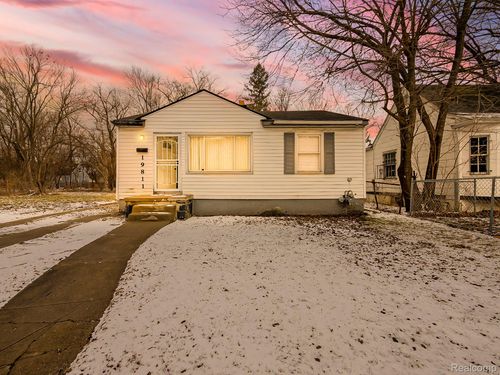 19811 Harlow St, Detroit, MI, 48235-2285 | Card Image