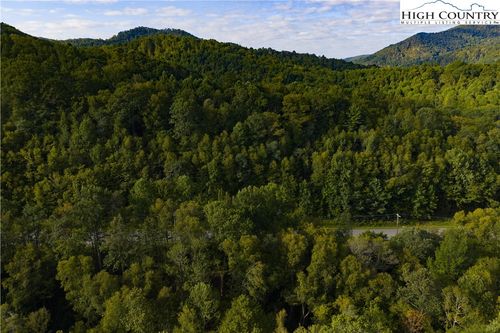 3 Bear Paw Rd, Elk Park, NC, 28622 | Card Image