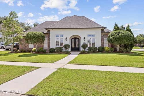 100 Quiet Oaks Dr, Youngsville, LA, 70592-5777 | Card Image