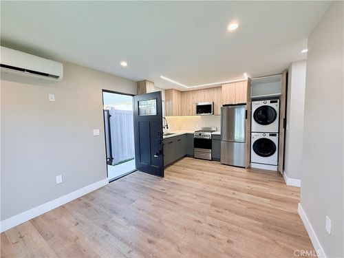 18238 Hartland St, Reseda, CA, 91335 | Card Image