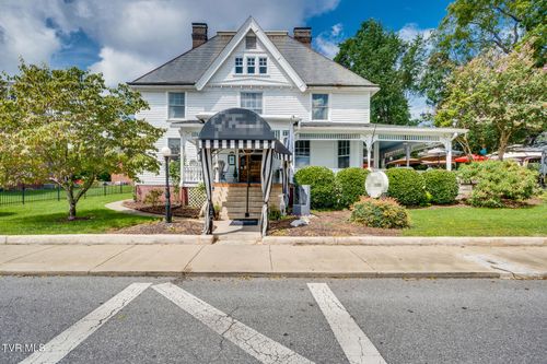 412 6th St, Bristol, TN, 37620-2203 | Card Image