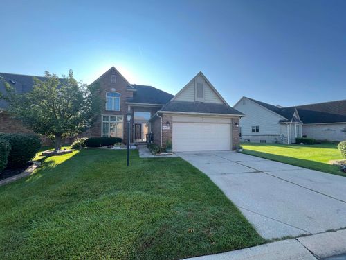 52934 Westcreek Dr, Macomb, MI, 48042-2976 | Card Image