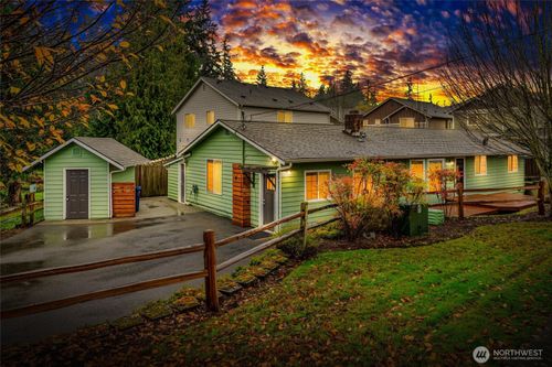 2-12432 27th Pl W, Everett, WA, 98204-3522 | Card Image