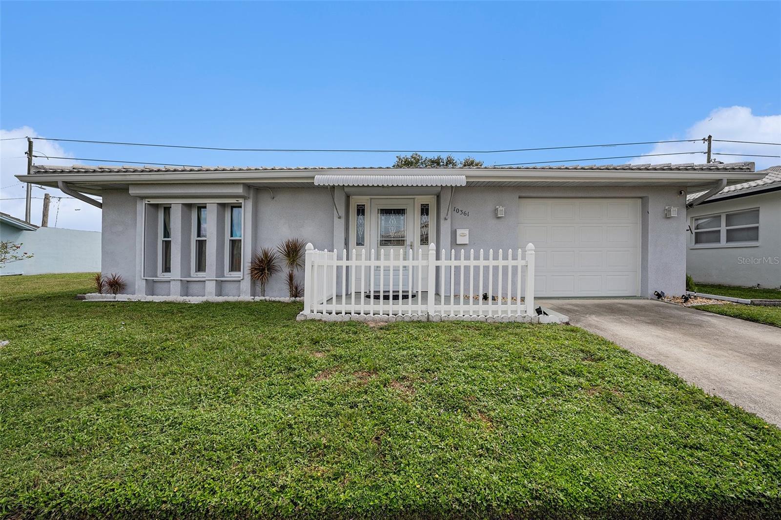 Larchmont Pl, Pinellas Park, FL 33782