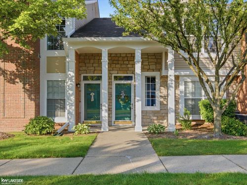 56429 Scotland Blvd, Shelby Township, MI, 48316-5042 | Card Image