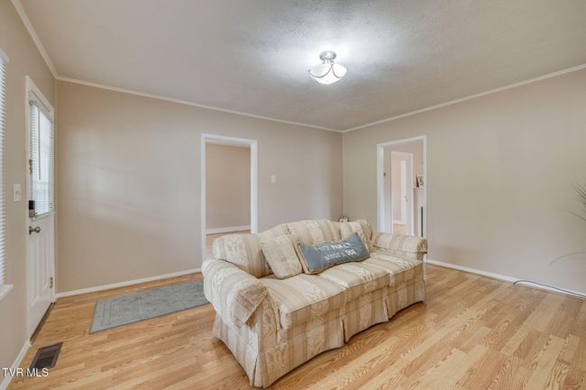 living room | Image 8