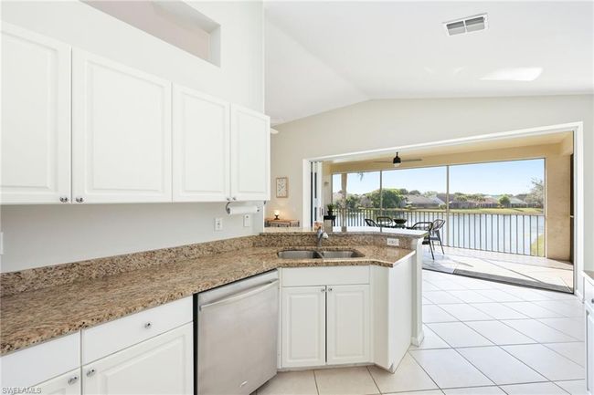 5-202 - 7828 Gardner Dr, Condo with 3 bedrooms, 2 bathrooms and null parking in NAPLES FL | Image 9