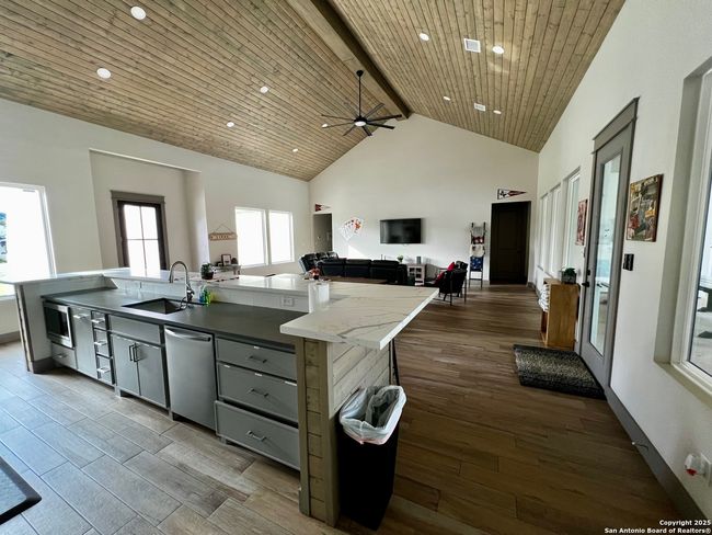 34 Lazy Dr, House other with 5 bedrooms, 6 bathrooms and null parking in Concan TX | Image 7
