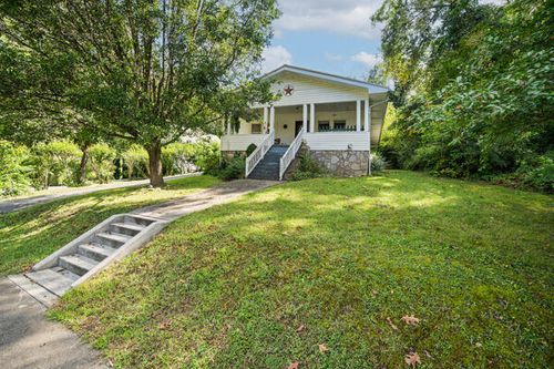 255 North St, Newport, TN, 37821-2418 | Card Image