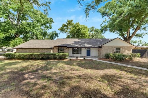 2207 Parkwood Dr, VALRICO, FL, 33594-5427 | Card Image