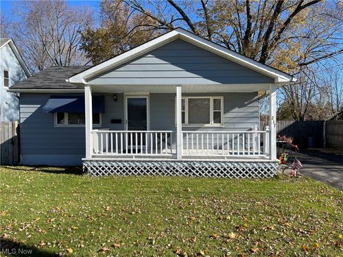 217 N Lake St, South Amherst, OH, 44001-2825 | Card Image