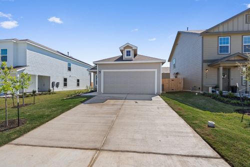 230 Gabbro Gdns, Maxwell, TX, 78656-2016 | Card Image