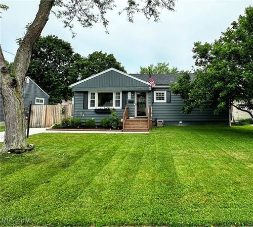 749 Eastland Avenue, Ravenna, OH, 44266 | Card Image