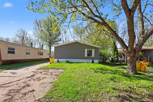 29656 Jamestown Dr, Chesterfield, MI, 48051-2164 | Card Image