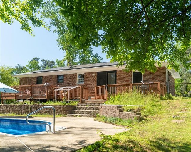 724 Camelot Way, House other with 3 bedrooms, 2 bathrooms and null parking in Norcross GA | Image 12