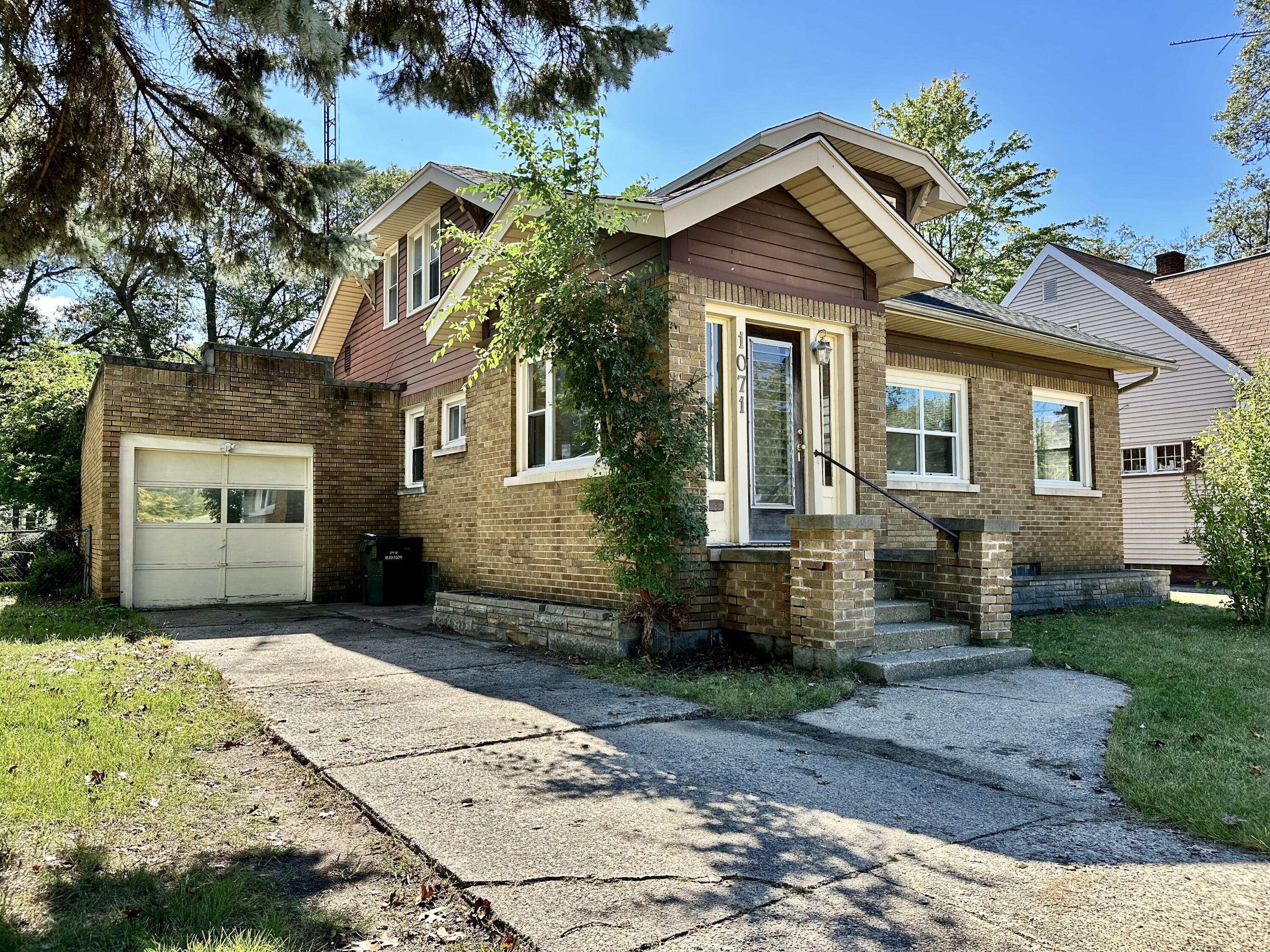 Apple Ave, Muskegon, MI 49442