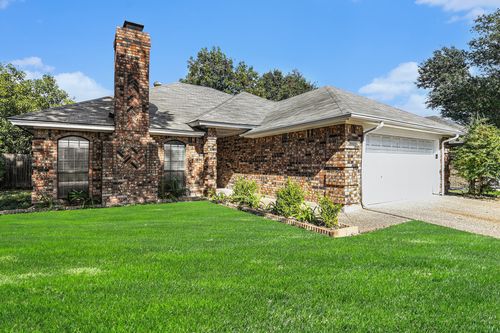 1852 Kings Canyon Cir, Fort Worth, TX, 76134-4844 | Card Image