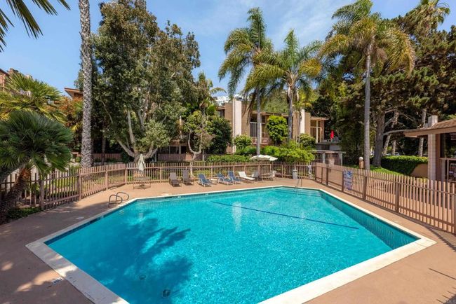 C21 - 2610 Torrey Pines Rd, Condo with 2 bedrooms, 2 bathrooms and null parking in La Jolla CA | Image 15