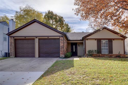 110 Wildbriar St, Euless, TX, 76039-4308 | Card Image