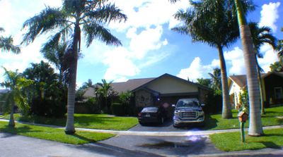 7390 Nw 49th St, House other with 4 bedrooms, 2 bathrooms and null parking in Lauderhill FL | Image 2