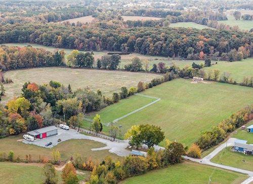 320 Capps Farm Ln, Mc Ewen, TN, 37101-5204 | Card Image