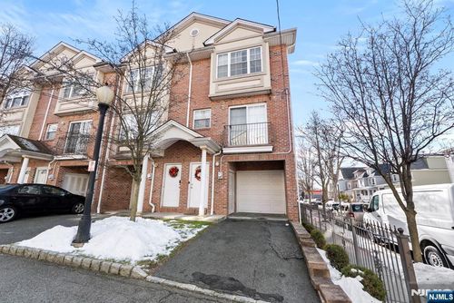 126 Amherst St, East Orange, NJ, 07018-2616 | Card Image