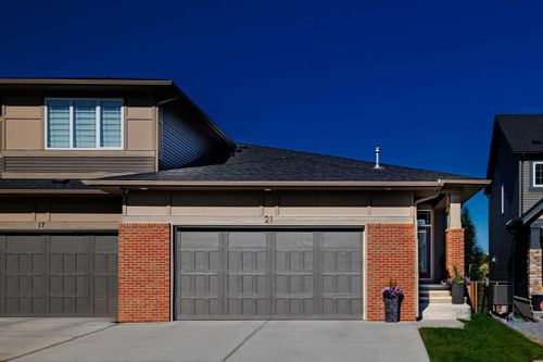 21 Crestridge Bay Sw, Calgary, AB, T3B6H2 | Card Image