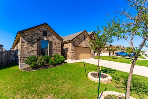7952 Gato Ln, Round Rock, TX, 78665-2126 | Card Image