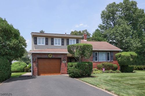 167 Acorn Dr, Clark, NJ, 07066-2117 | Card Image