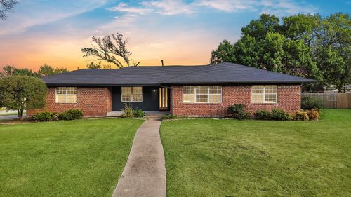 1618 Comanche Trl, Garland, TX, 75043-2526 | Card Image