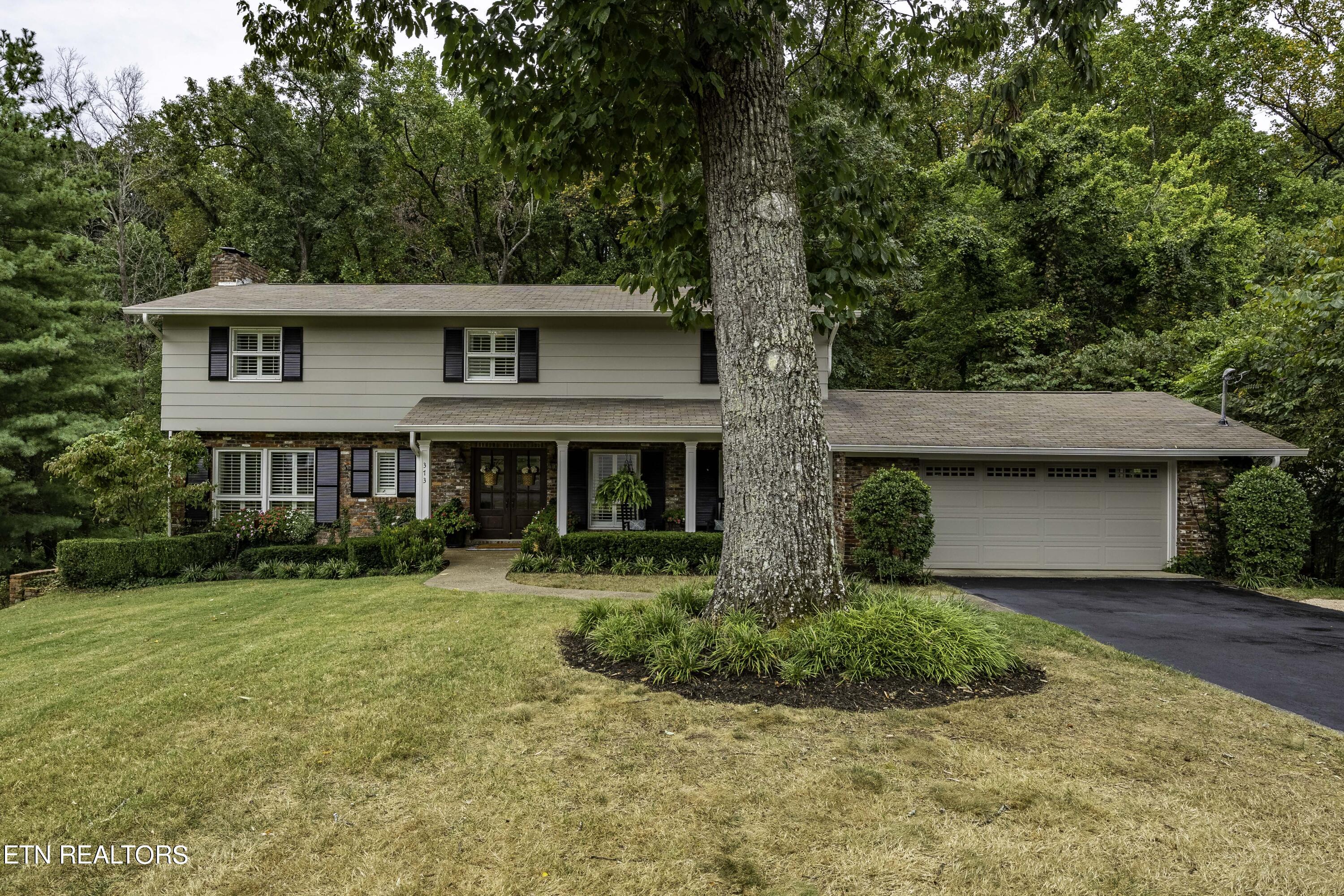 Sevenoaks Dr, Knoxville, TN 37922
