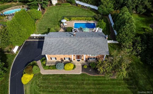 619 Russet Rd, Valley Cottage, NY, 10989-1625 | Card Image
