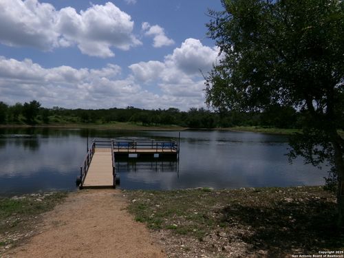 1881 Grand Rnch, Hondo, TX, 78861 | Card Image