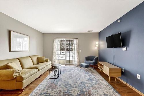 unit-101-10 Kings Mill Cir, Madison, WI, 53718-3408 | Card Image