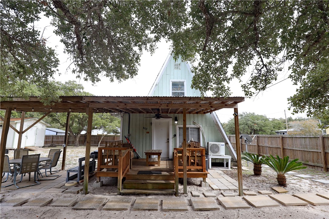 Mission St, Rockport, TX 78382