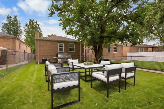 11828 S Hale Avenue, House other with 3 bedrooms, 2 bathrooms and 1 parking in Chicago IL | Image 11