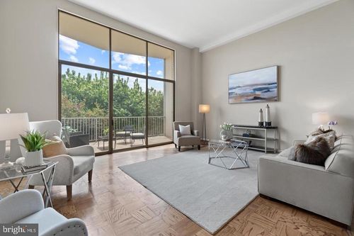 240-1200 N Nash St, ARLINGTON, VA, 22209-3688 | Card Image