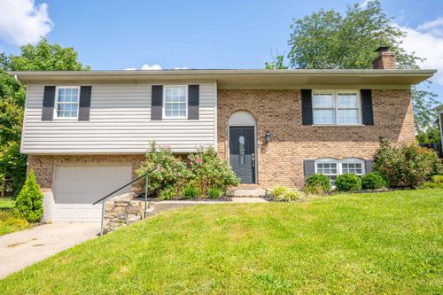 8444 Village Dr, Florence, KY, 41042-9501 | Card Image