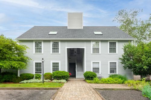 22 River Colony, Guilford, CT, 06437-2555 | Card Image