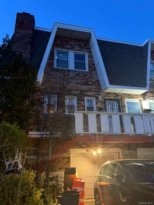 0-1611 Plainview Ave, Far Rockaway, NY, 11691-4422 | Card Image