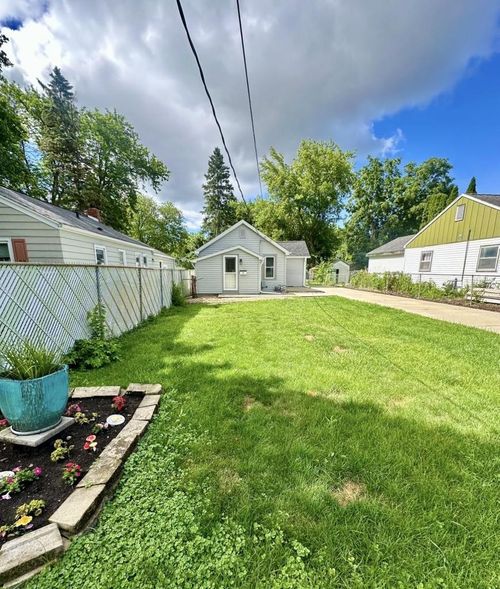 1841 Heath Ave, Madison, WI, 53704-3407 | Card Image