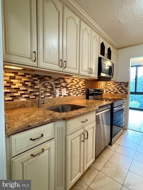 apt-719-2300 Pimmit Dr, FALLS CHURCH, VA, 22043-2838 | Card Image