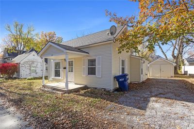 107 Nw 16th Street, House other with 2 bedrooms, 1 bathrooms and null parking in Blue Springs MO | Image 3