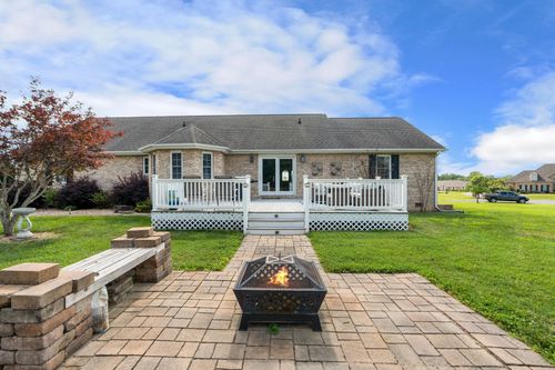 37 Canada Ct, STUARTS DRAFT, VA, 24477-2648 | Card Image