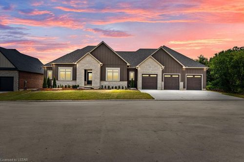 48 E Glen Dr, Arkona, ON, N0M1B0 | Card Image